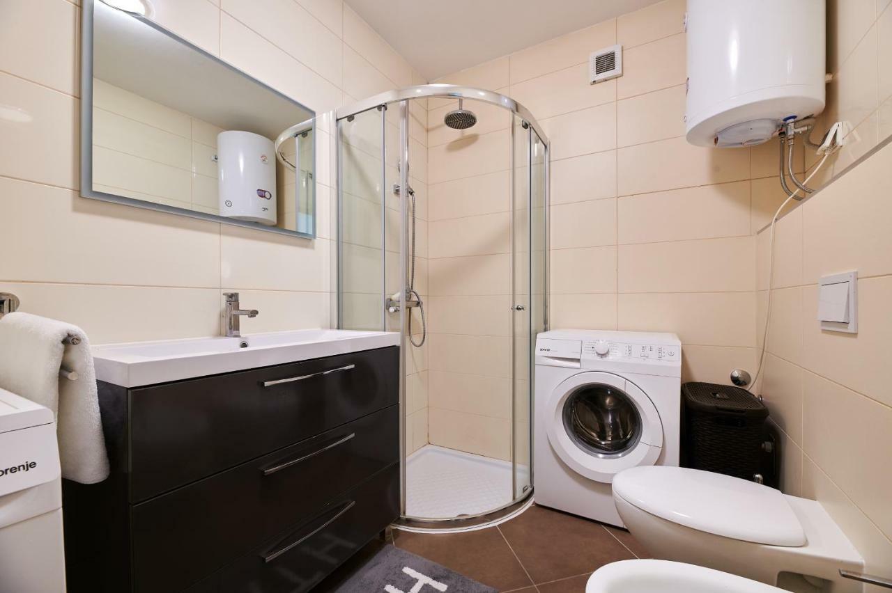 Apartman Leon Umag Exteriér fotografie