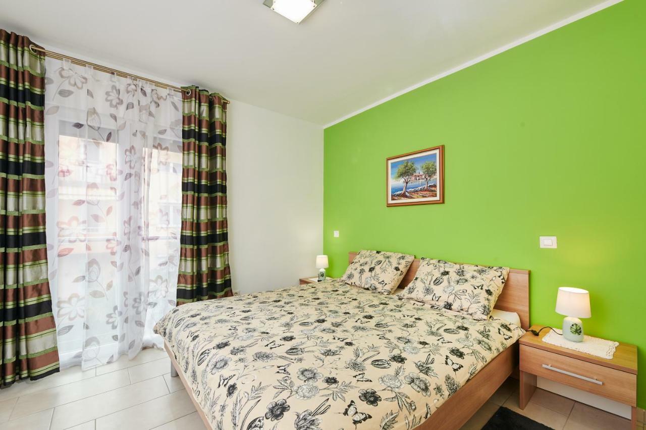 Apartman Leon Umag Exteriér fotografie