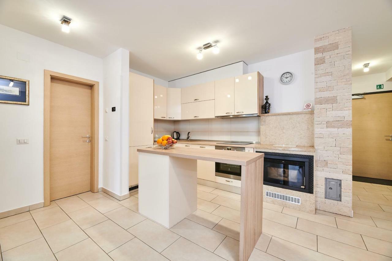 Apartman Leon Umag Exteriér fotografie