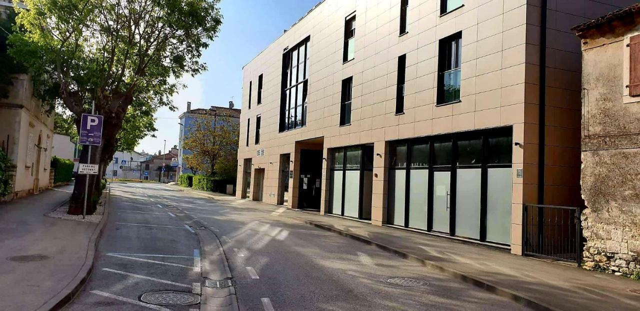 Apartman Leon Umag Exteriér fotografie
